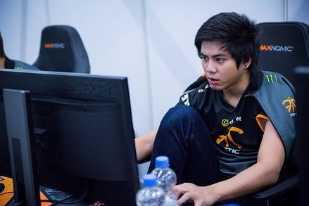 Dota2 Players by Prize Winnings