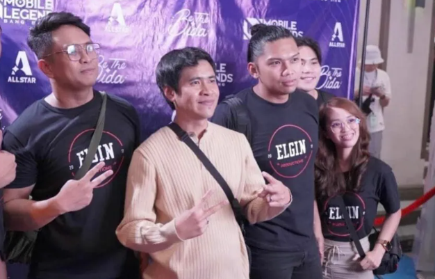 Filipino Streamers