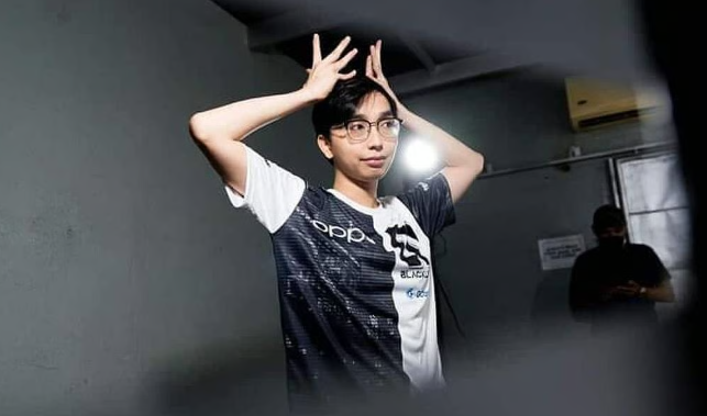Filipino Streamers