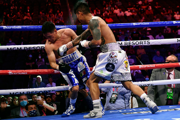 Mark Magsayo Fighting Style
