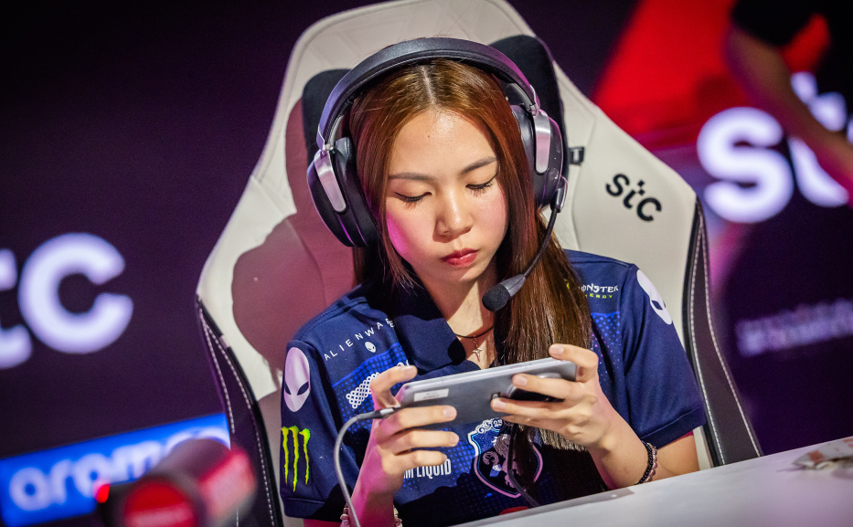 Filipino Female Esports Players by Earnings