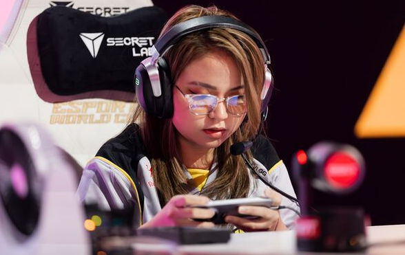 Filipino Female Esports Players by Earnings